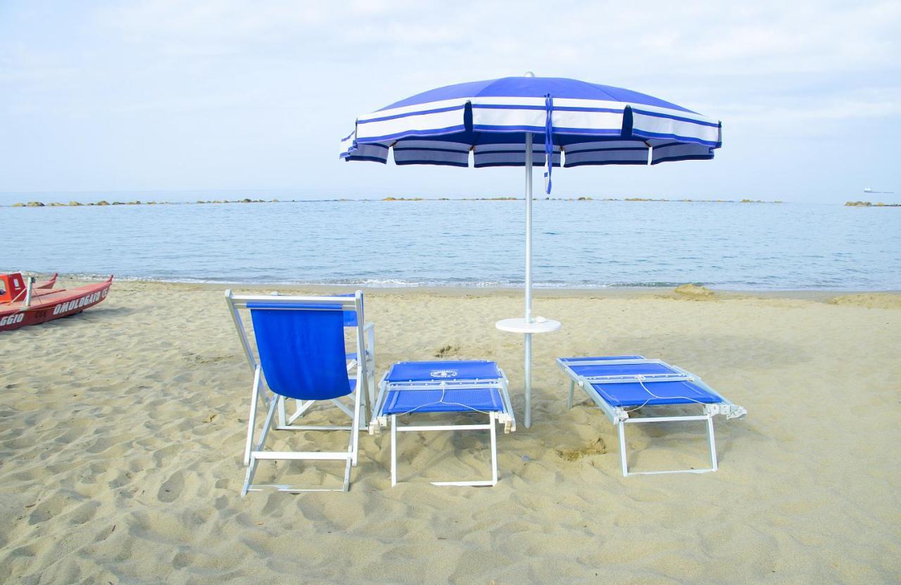 Casa Per Ferie Il Pioppo Otel Marina di Massa Dış mekan fotoğraf