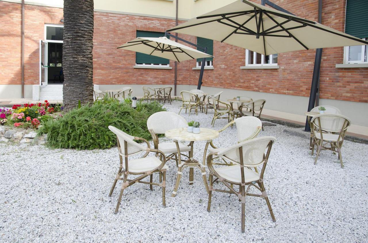 Casa Per Ferie Il Pioppo Otel Marina di Massa Dış mekan fotoğraf
