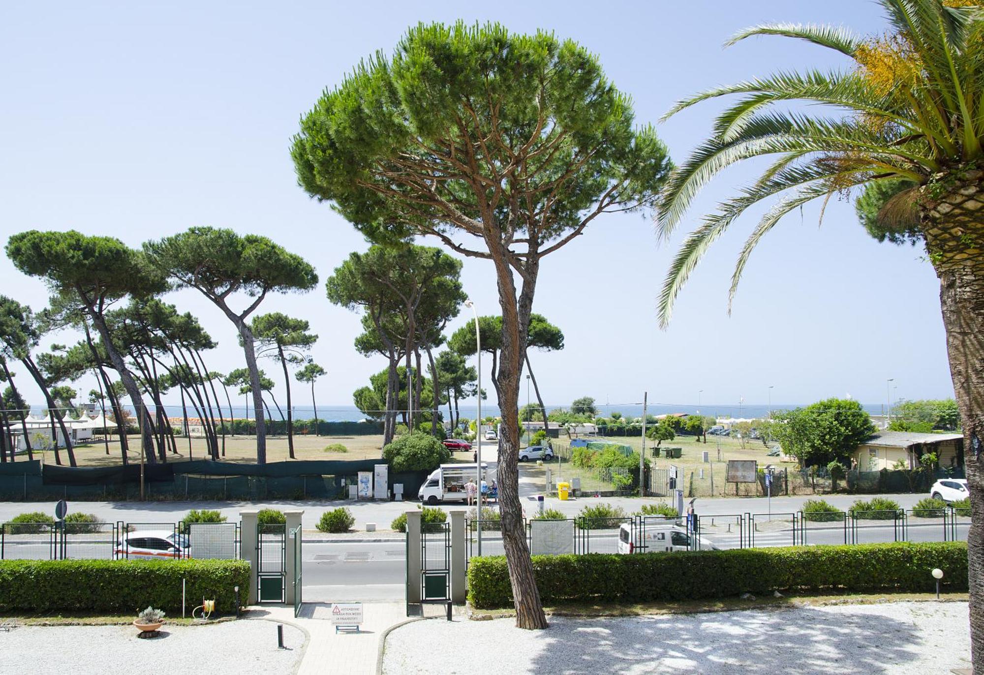 Casa Per Ferie Il Pioppo Otel Marina di Massa Oda fotoğraf